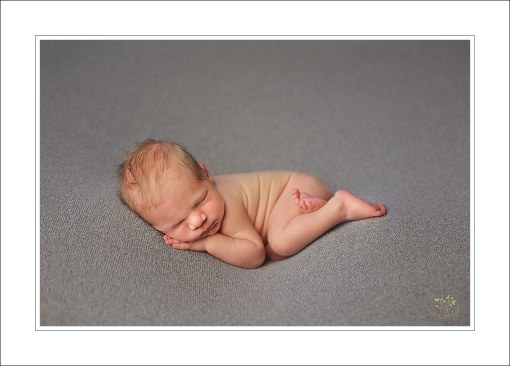 Best Tacoma newborn photographer